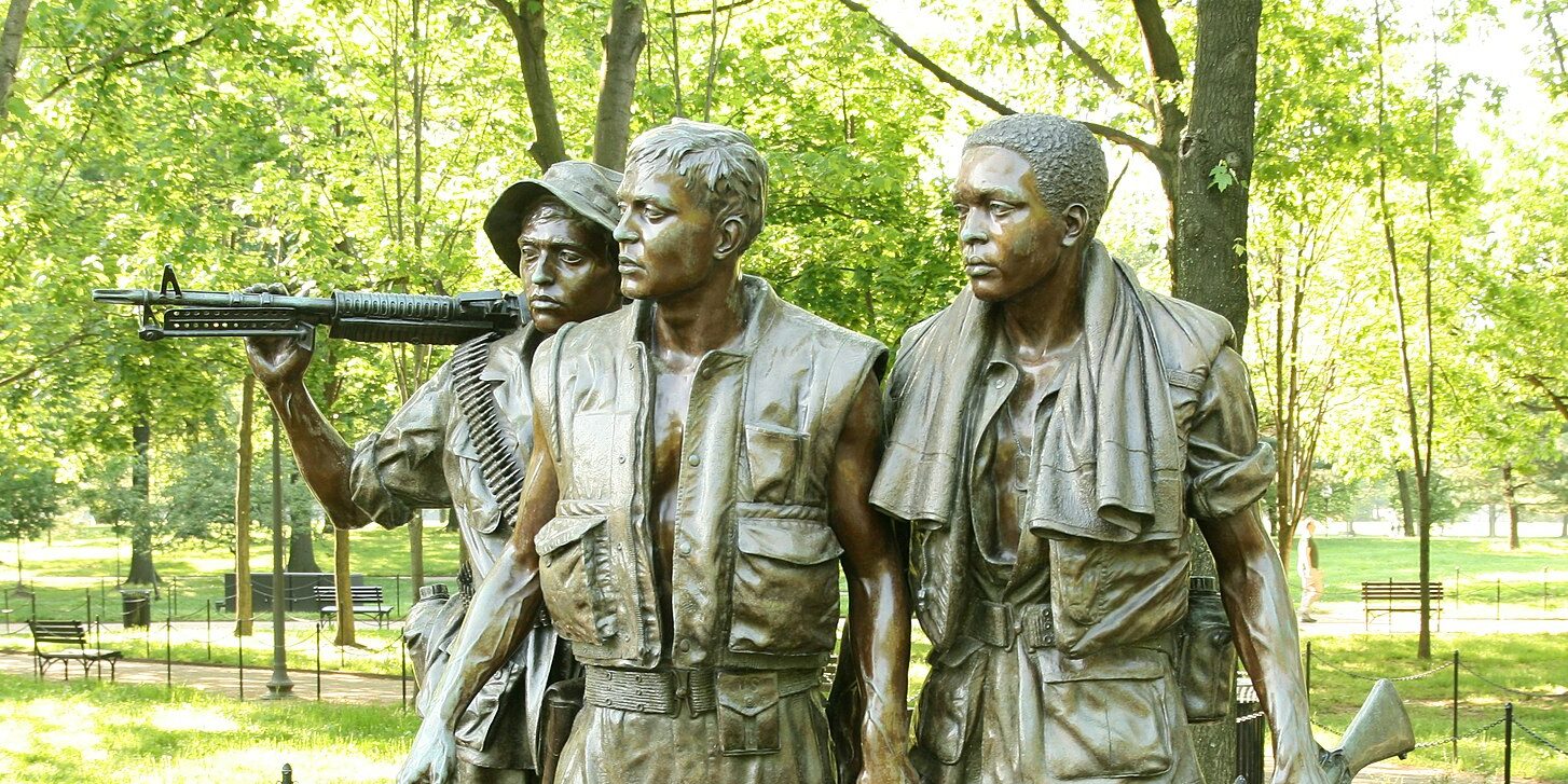 vietnam war memorial statue